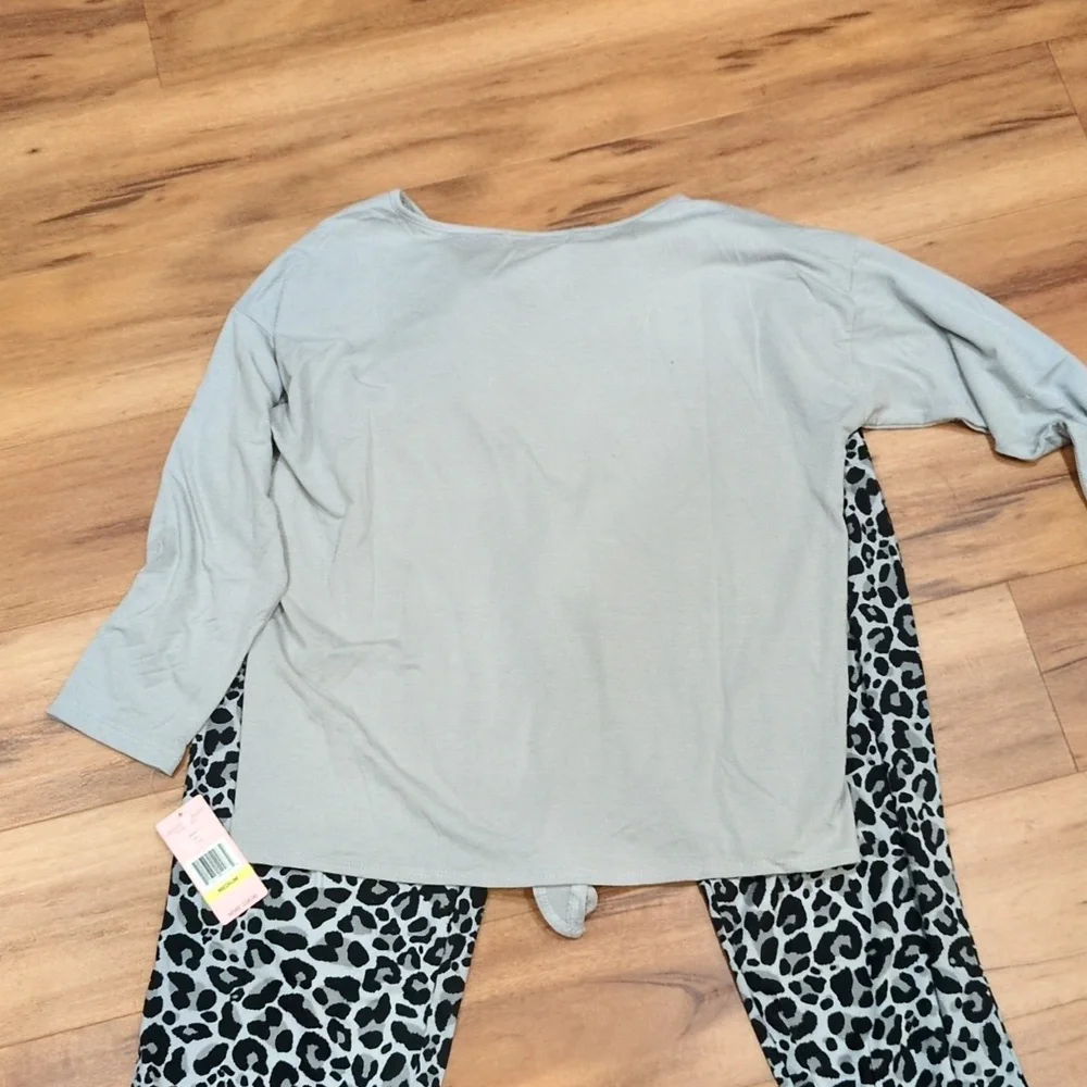 Christian Siriano NWT Gray and Black animal print Pajama sleepwear joggers set - Picture 5 of 8